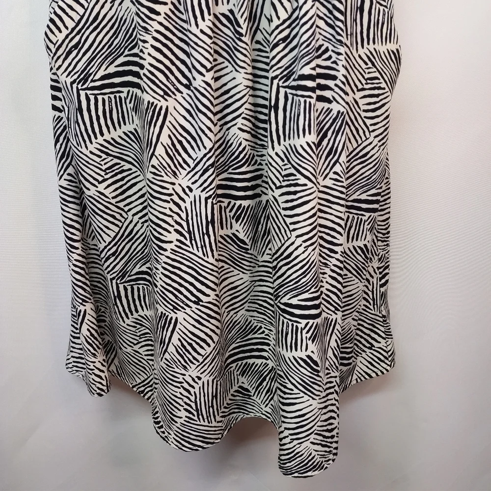 AGB Petite Women's Black White Sleeveless Dress Size PM - Picture 5 of 11